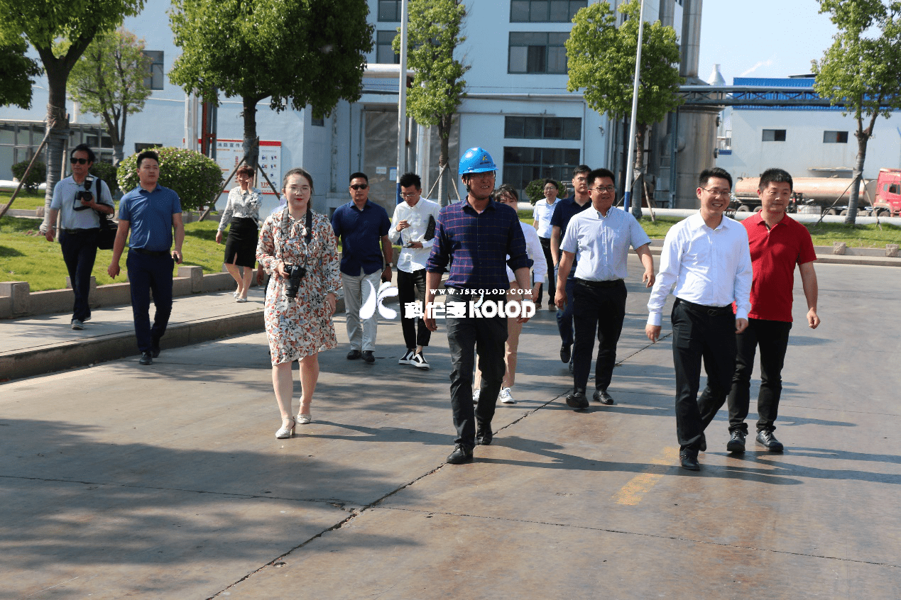 連云港市團(tuán)委副書(shū)記王雷帶領(lǐng)市青商會(huì)成員參觀(guān)調(diào)研江蘇科倫多