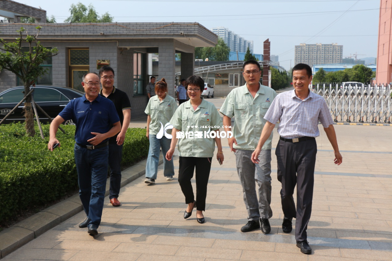 連云港市文明辦主任吳克典一行查驗(yàn)科倫多公司省級(jí)文明單位創(chuàng)建工作